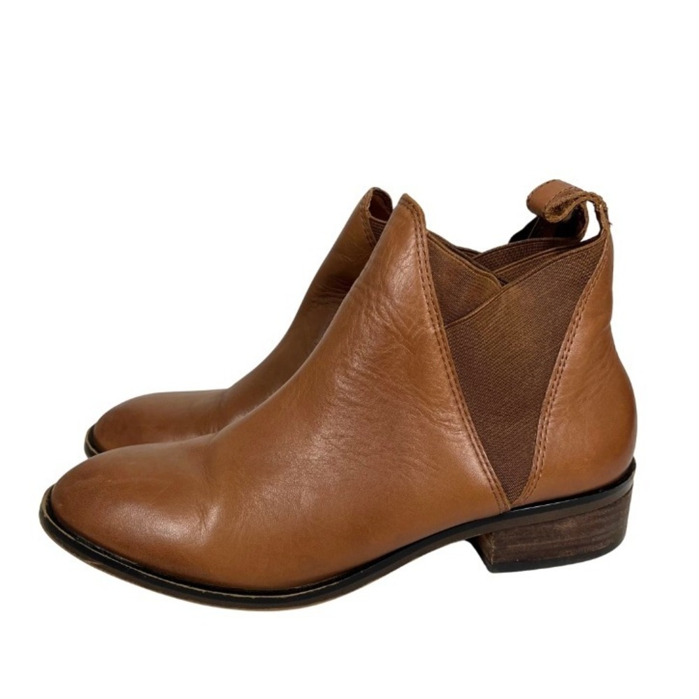 ALDO Tan Leather Chelsea Ankle Booties Women's‎ Sz 8 Round Toe Pull-On Low Heel